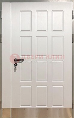 Белая полуторная железная дверь ПЛ-1